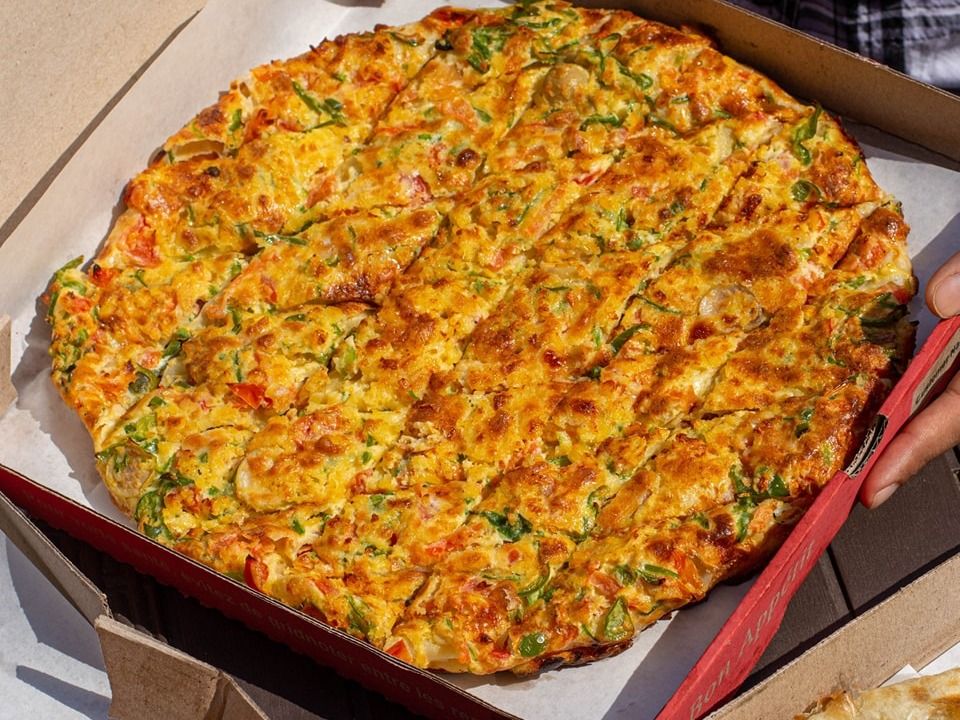 Oriental Tuna Chunks Pizza