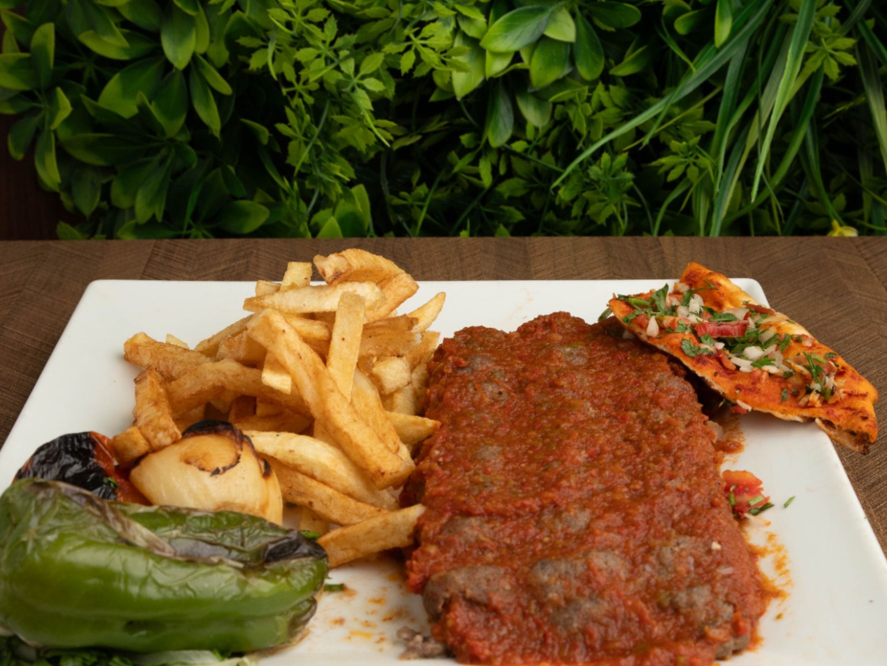 Kafta Kheskhash Platter