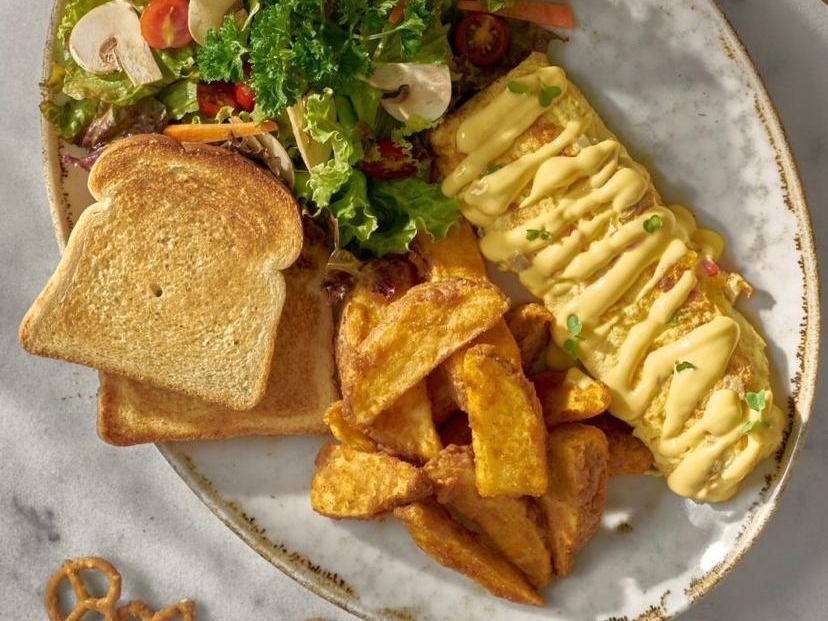 Smoked beef omelette