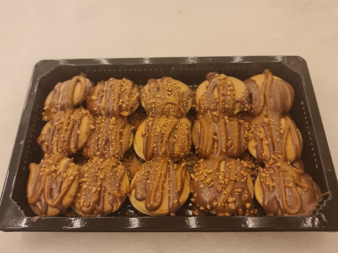 Pancakes with chocolate sauce