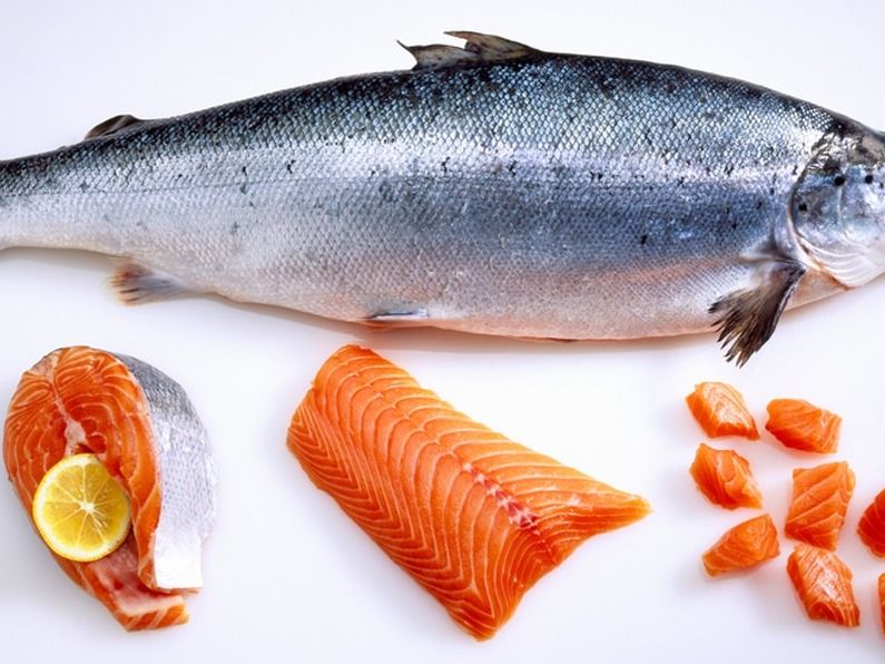 Authentic Norwegian Salmon Grilled with Olive Oil and Lemon