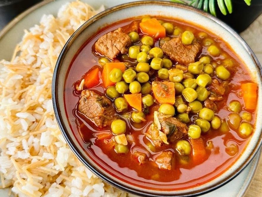 Peas and carrots with meat