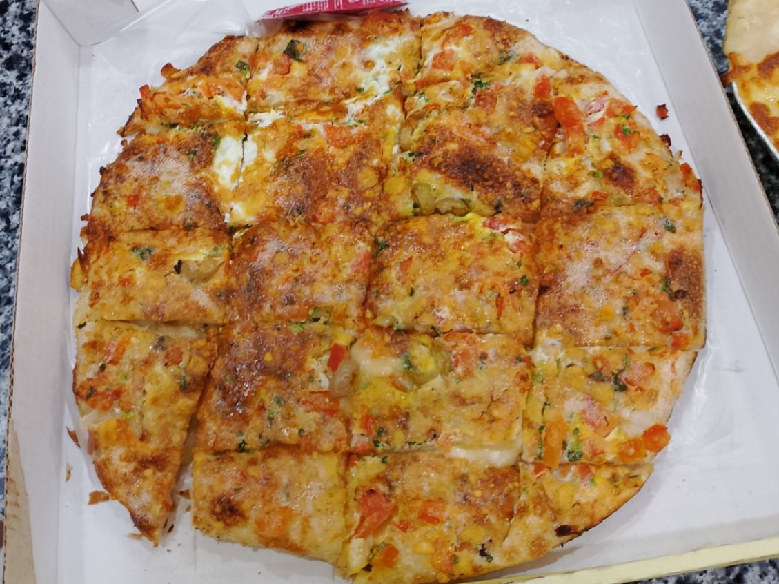 Oriental Pizza with Tuna and Mushroom