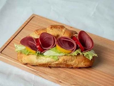 Roast Beef Croissant