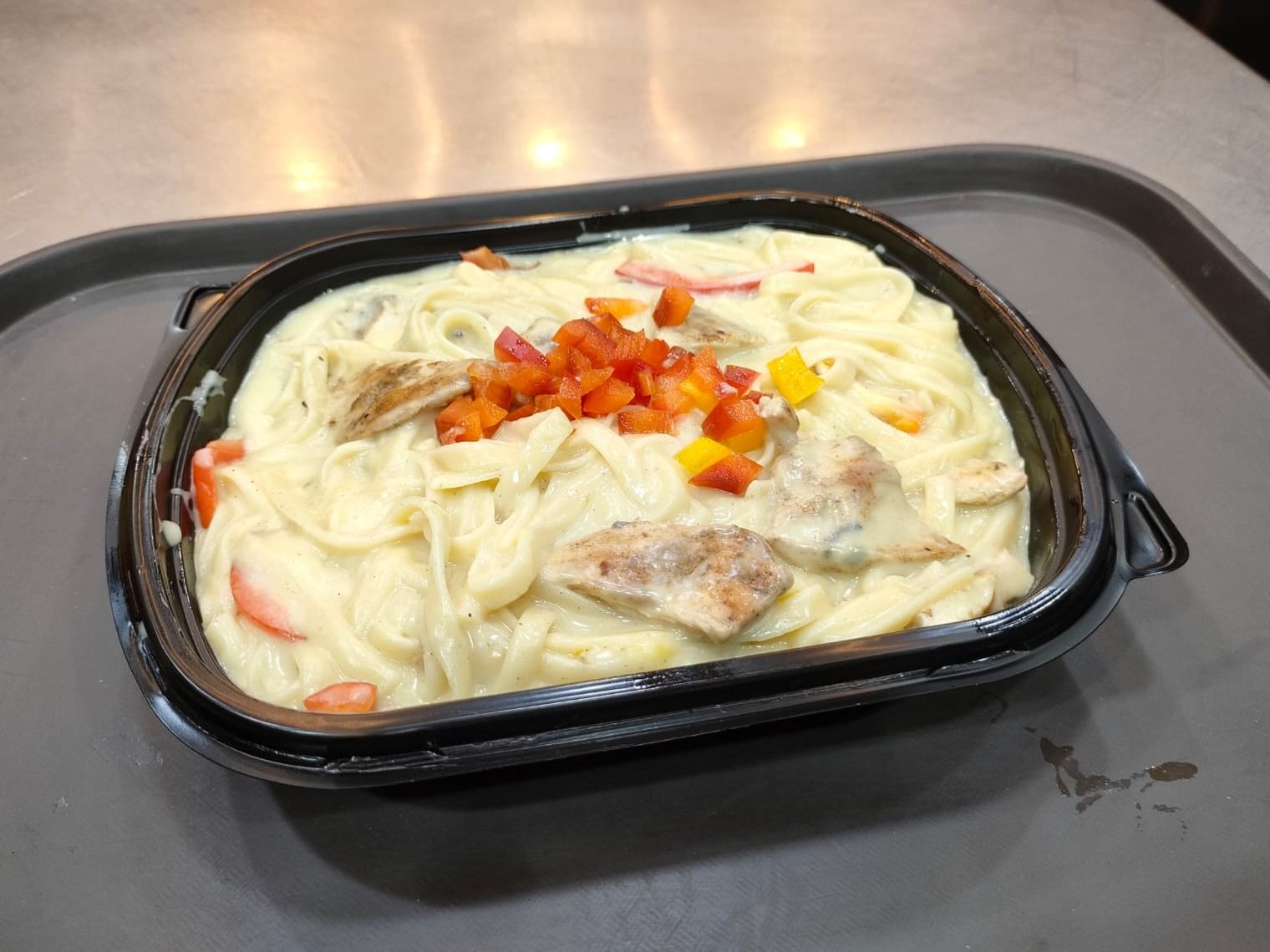 White Sauce Pasta With Chicken Breasts