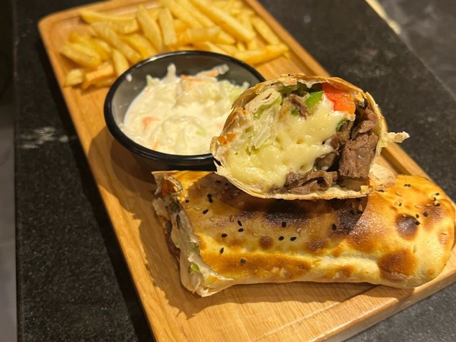 CHEESY STEAK TACO