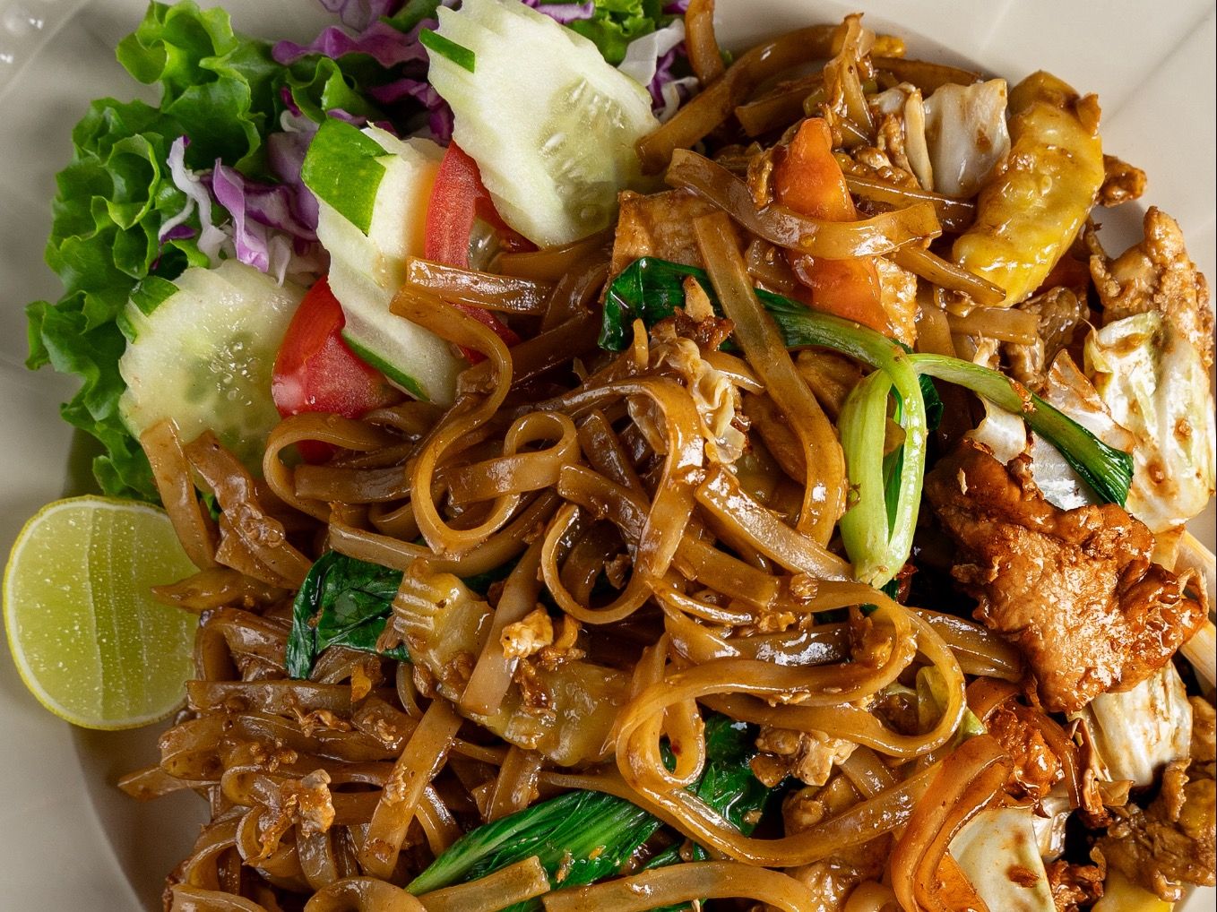 66. Kuay Thiaw Pad Si-Wi (Chicken)