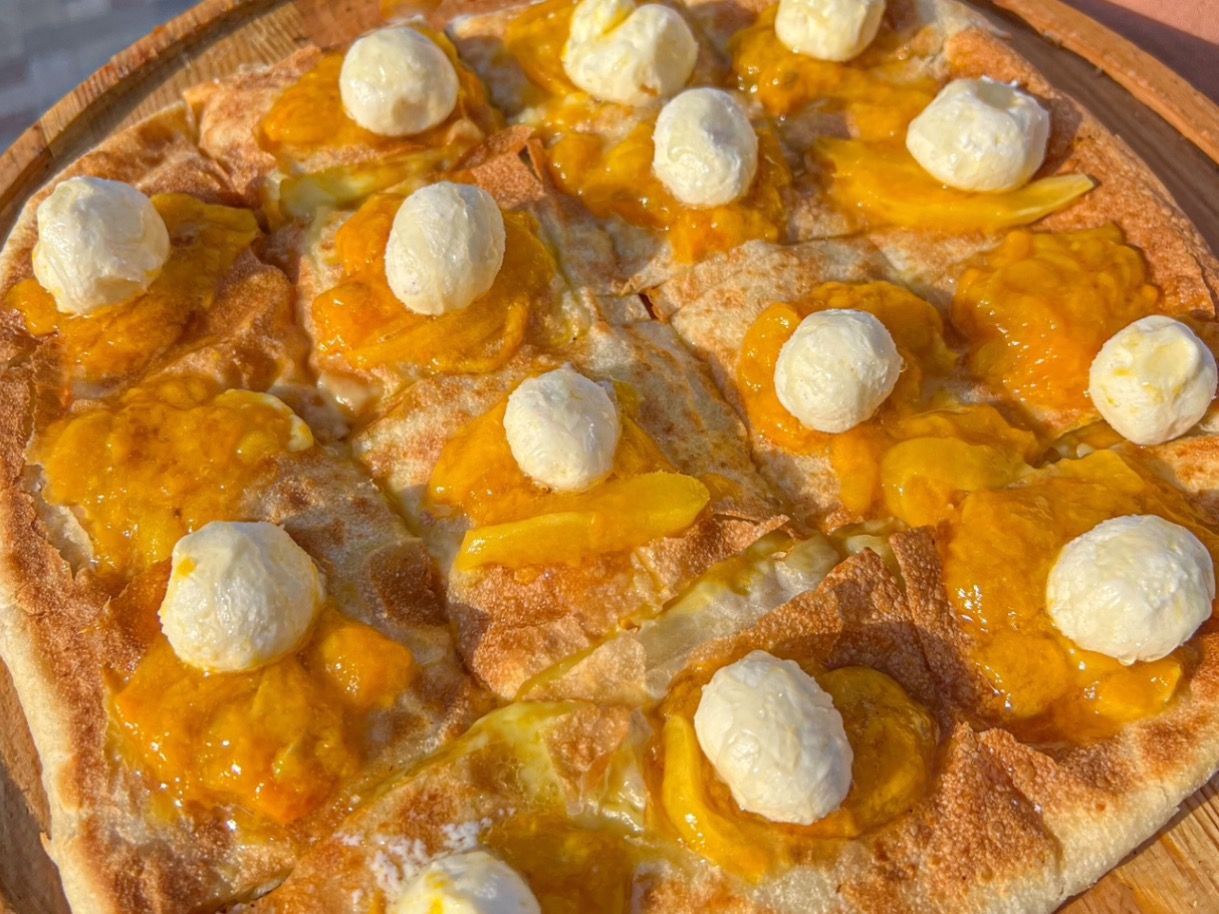 Qeshtah Mango Pie