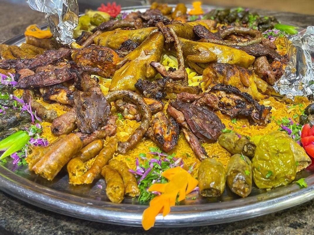 El Akeel Tray
