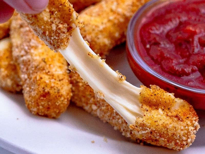 Fried cheese slices