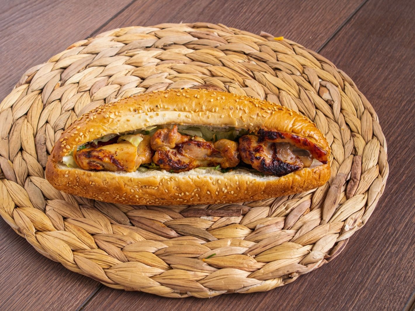 ساندويتش شيش طاووق على الفحم