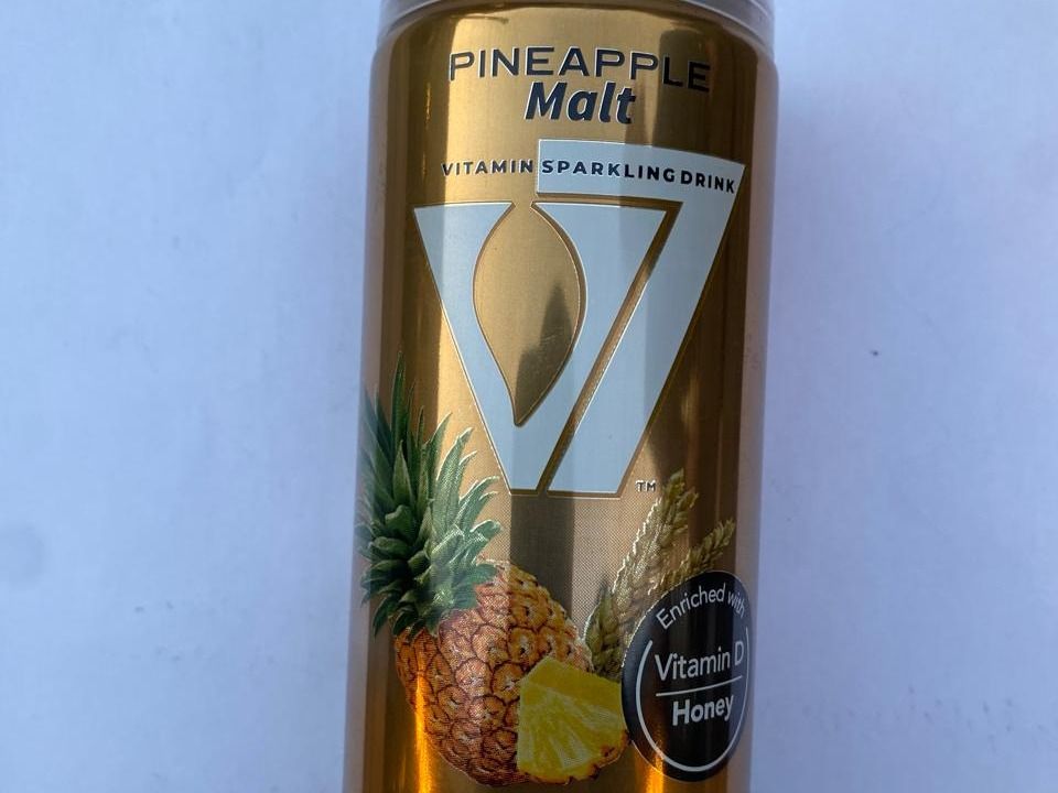 V Pinepple