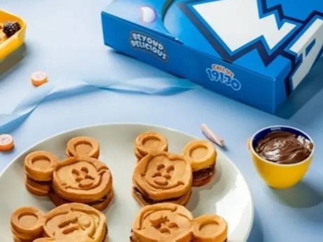 Box 4 Joy - 4 Pcs Mickey Waffle