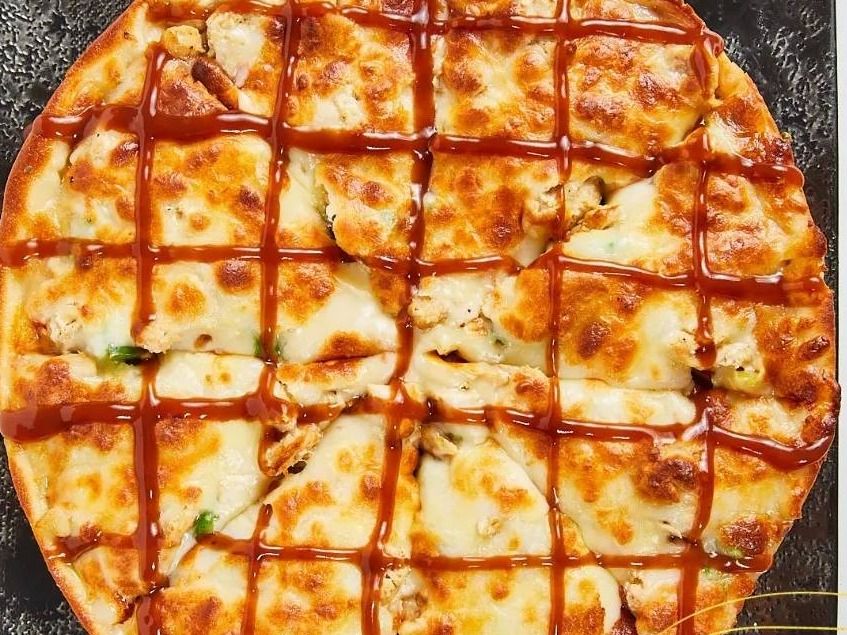 Chicken Barbeque Pizza