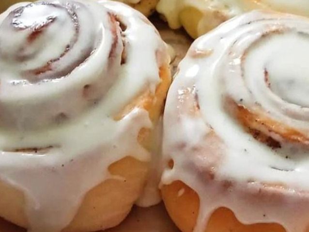 Classic Cinnabon Roll