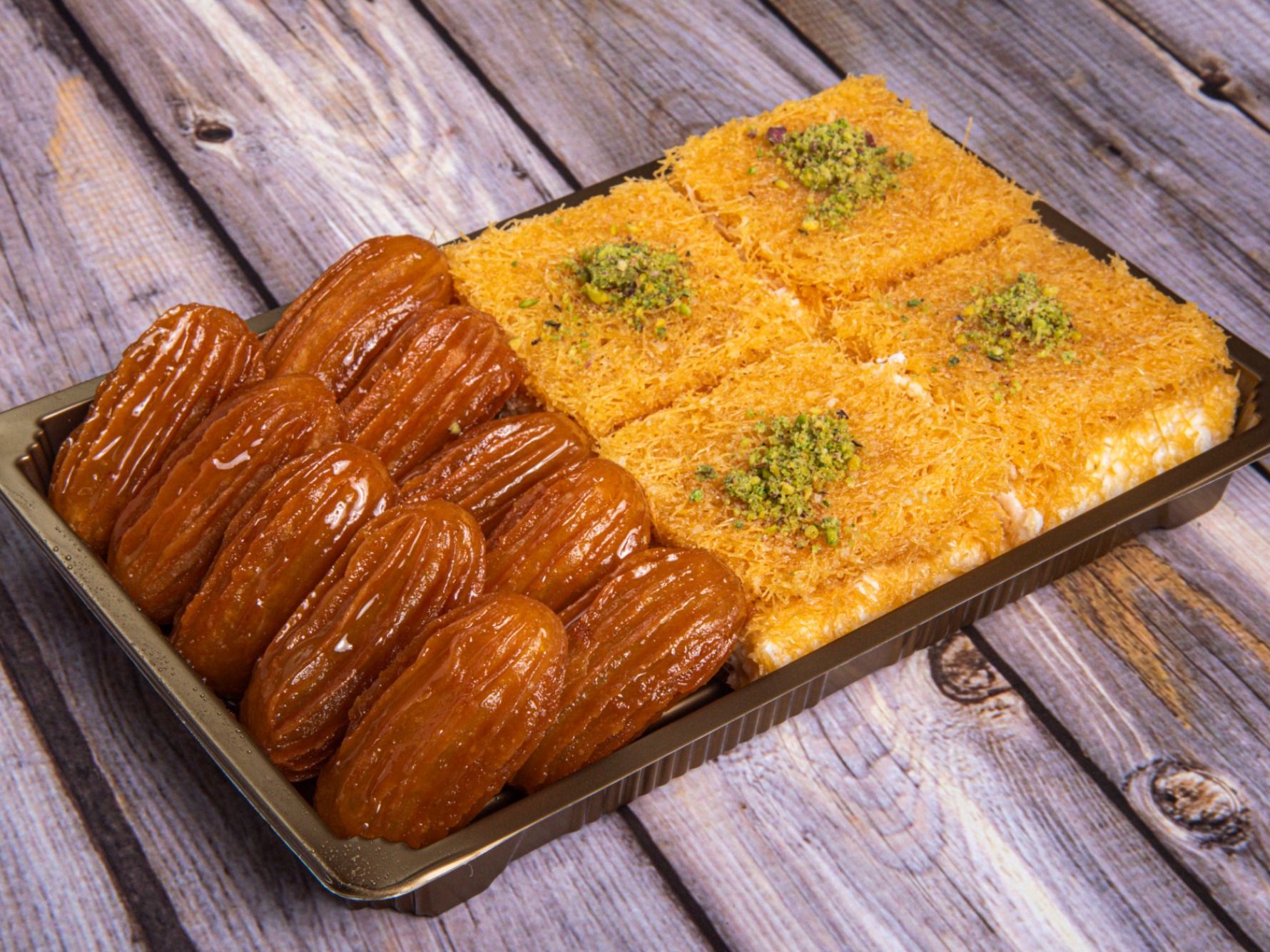 Mix Othmaliye Kunafa With Cream And Levant Dates