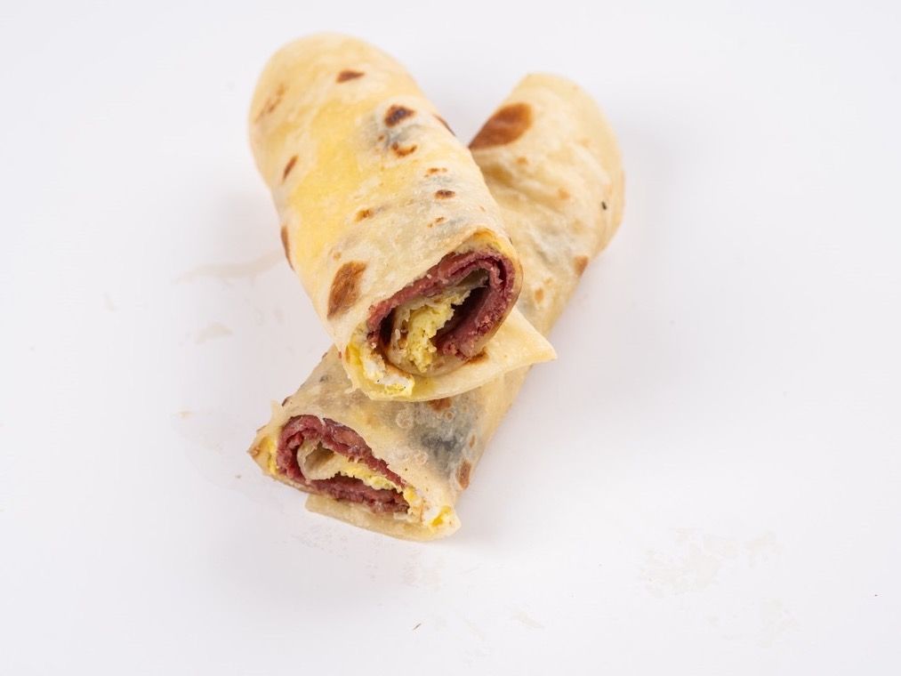 ‏Chapati Egg With Pastrami