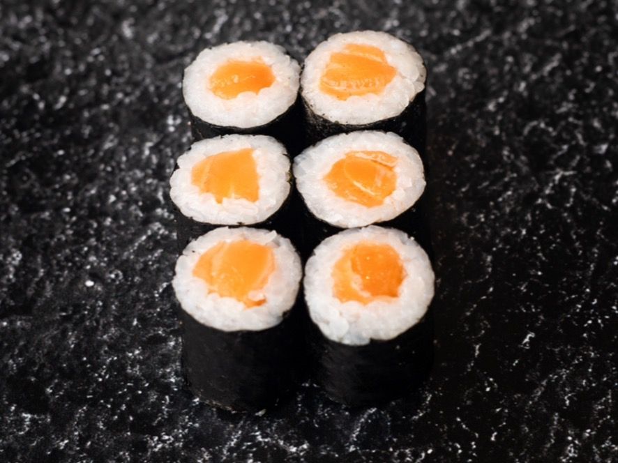 Salmon Hosomaki