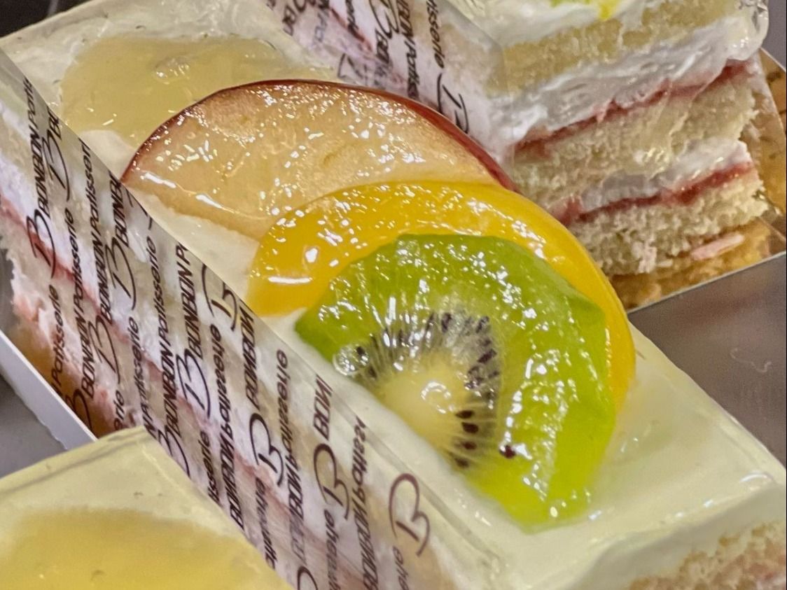 Tutti Frutti Sponge Cake