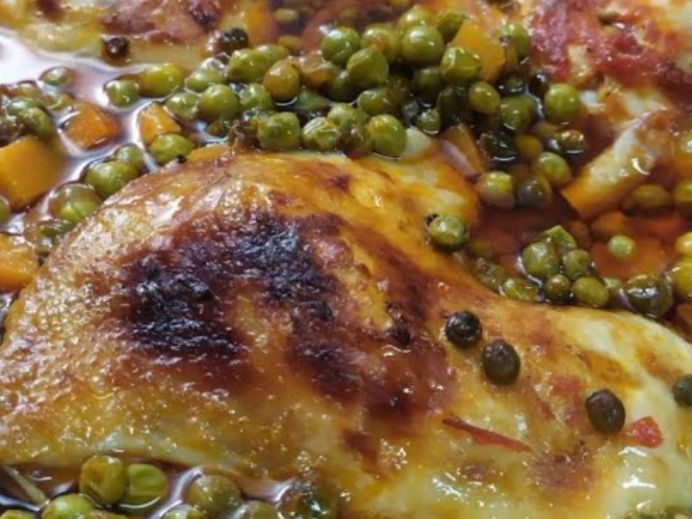 Peas with carrots and potatoes with quarter chicken thigh