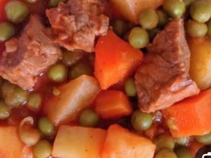 Peas With Carrots and Potatoes with Meat Platter