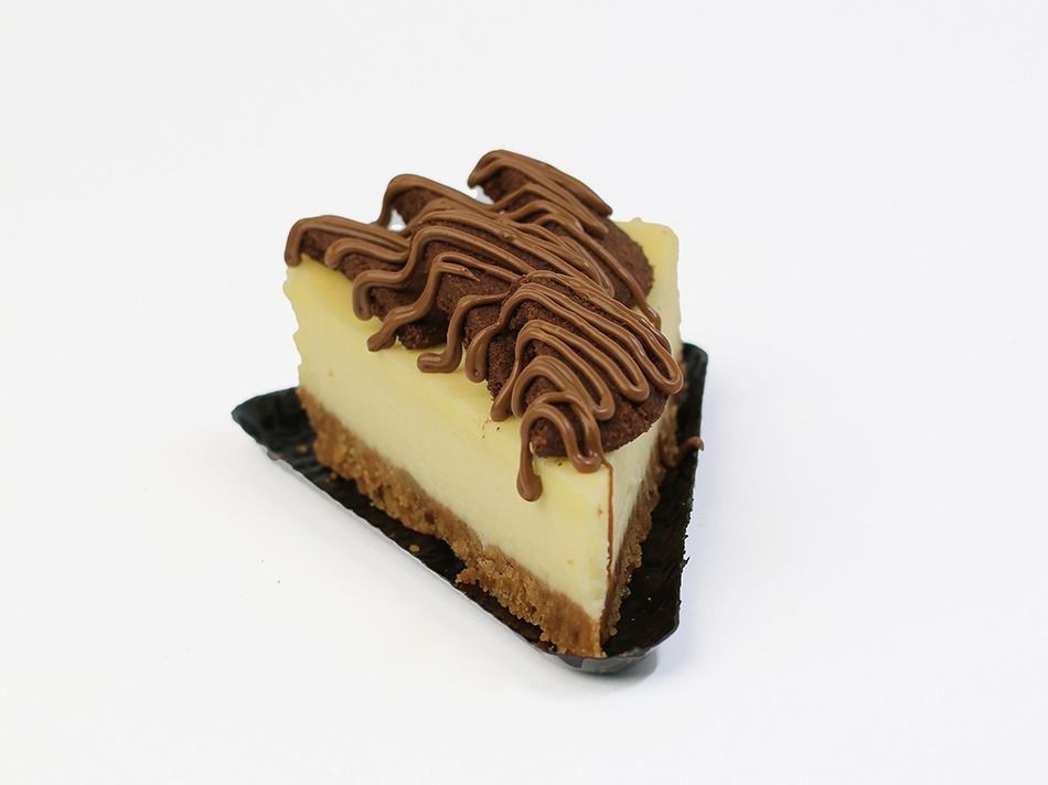 Oreo Cheesecake Slice
