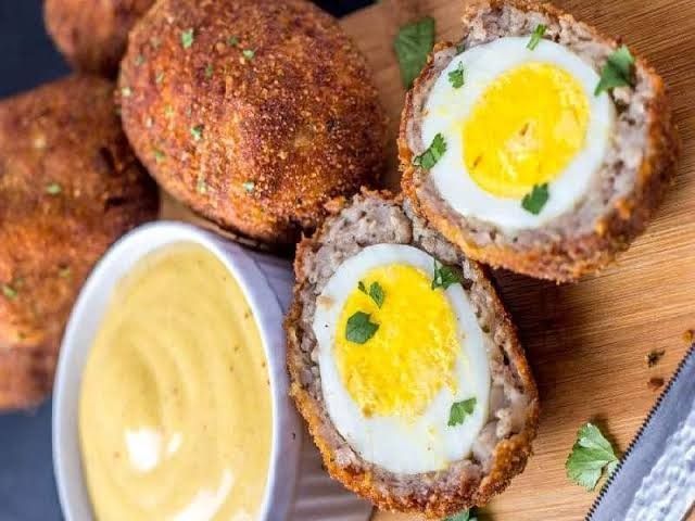 1 Egg Medahrag Rolled In Ghee