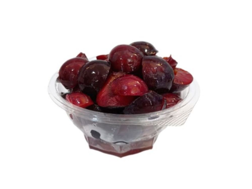 Medium Sized Sliced ​​plums