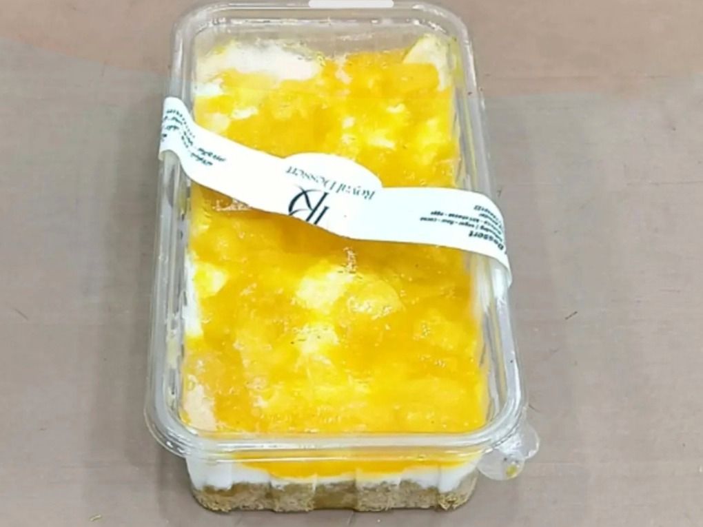Mango Box With Kunafa
