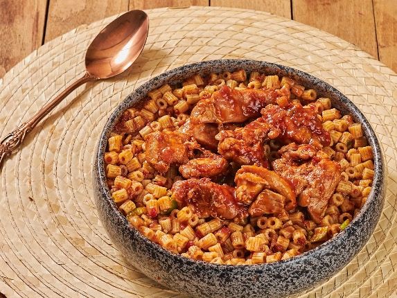 Makrona Mbakbka With Chicken