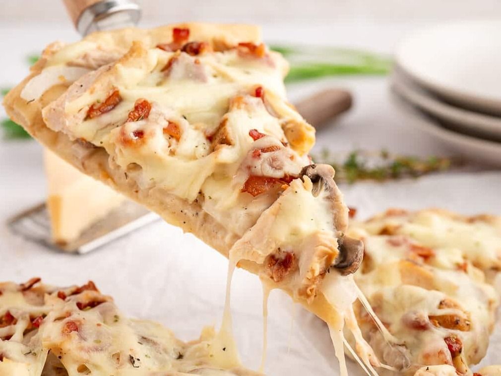 Pizza Chicken Alfredo ( Low Carb /Keto )