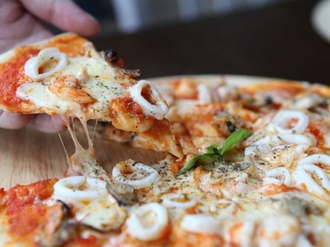 Calamari Pizza