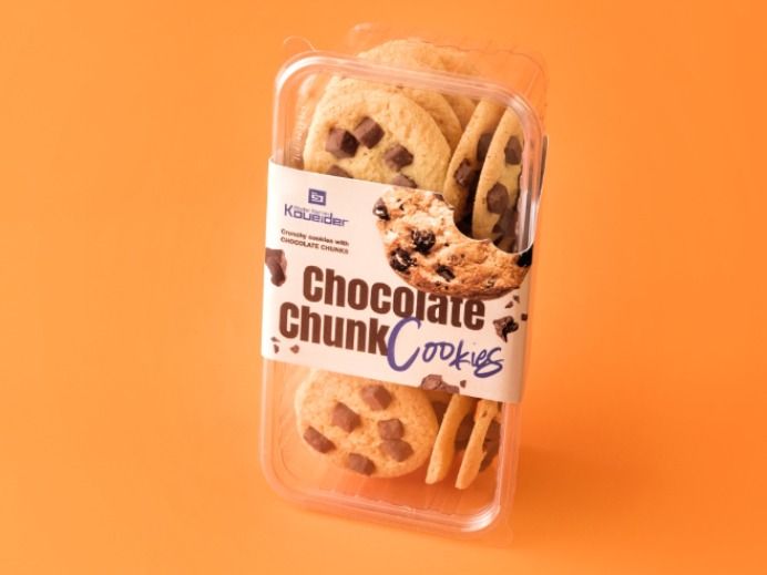 Vanilla cookies with chocolate chips
