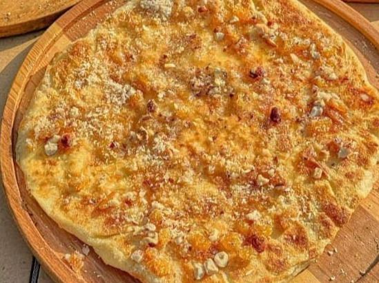 Kiri cheese with honey and nuts, medium size