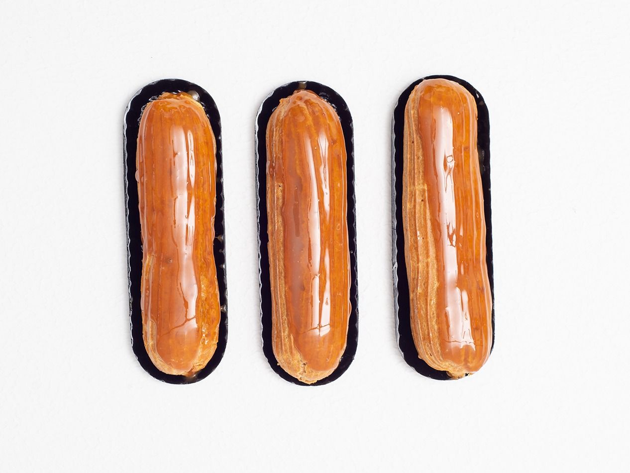 Eclair Caramel Gateaux