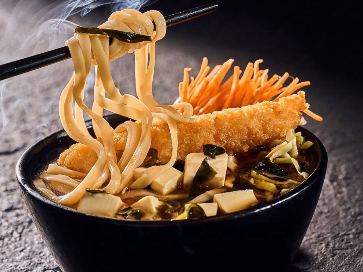 Ramen Noodles Soup With Shrimp Tepmura