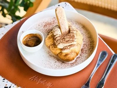 Tiramisu Croissant