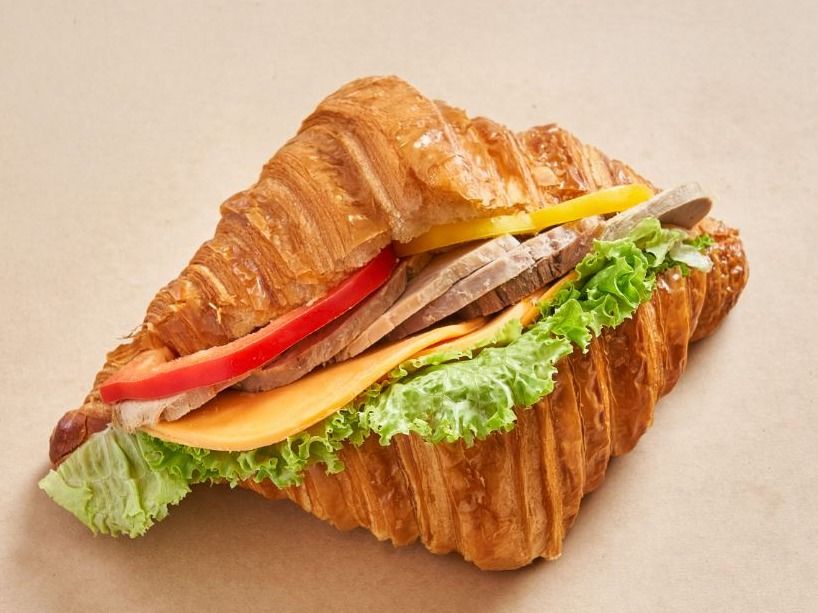 Roast Beef And Guda Croissant