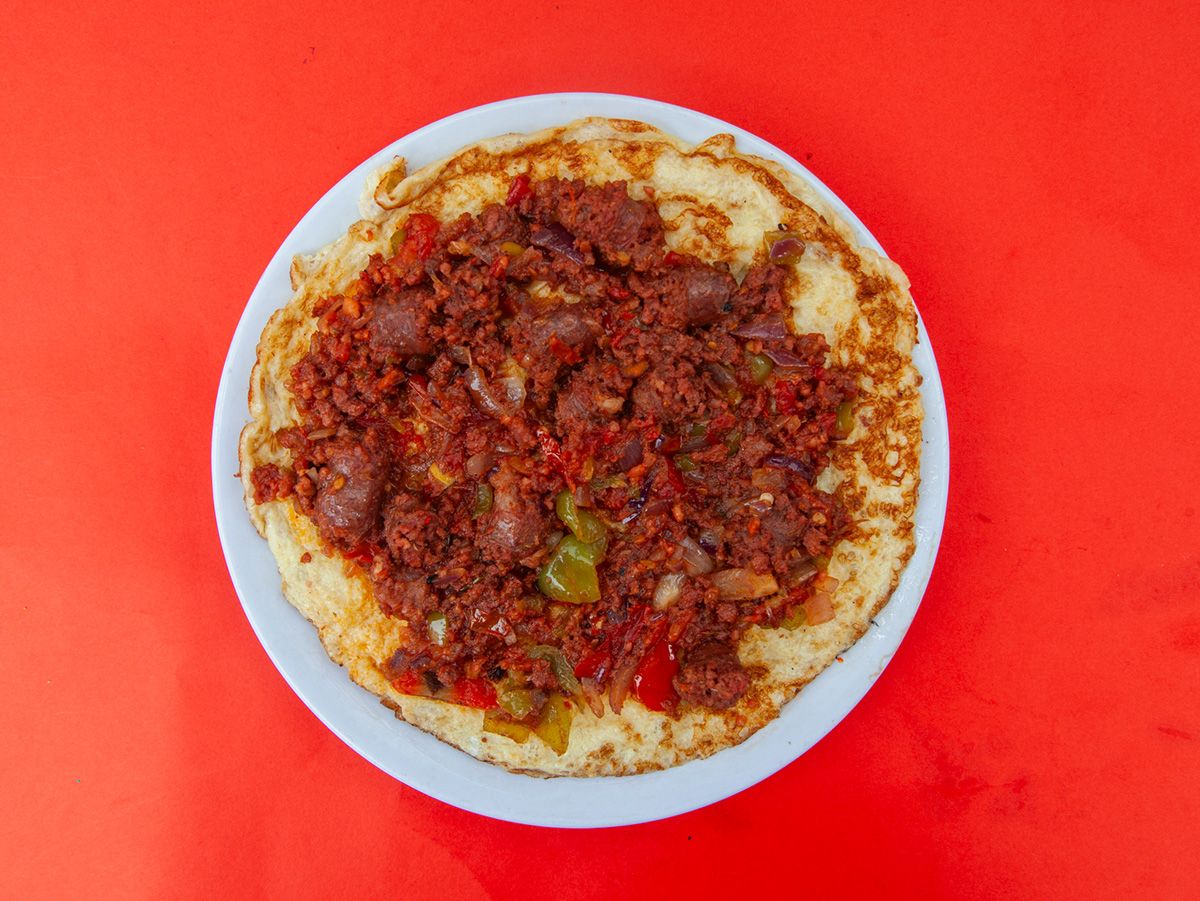 Omelette Sausage Platter