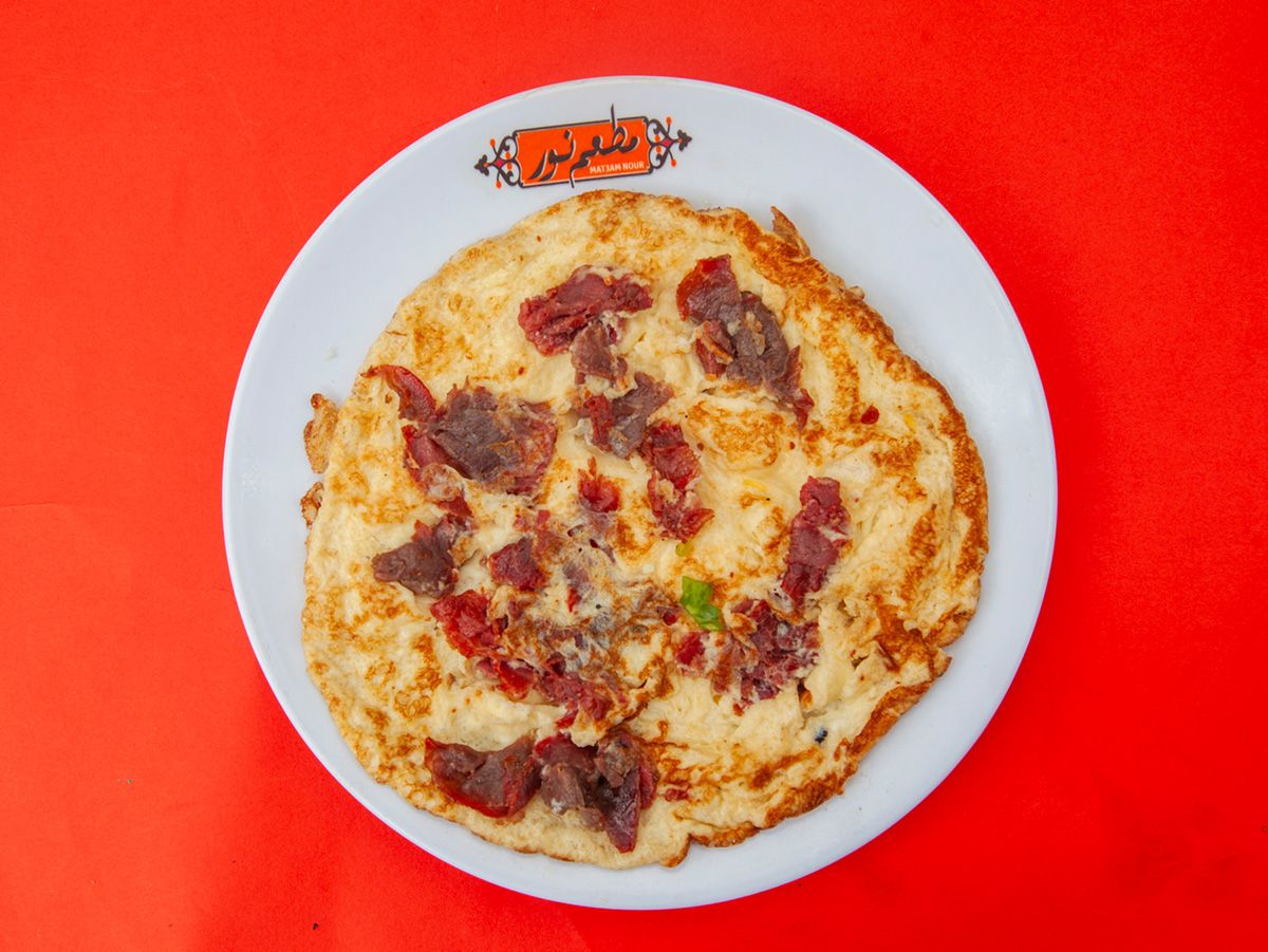 Omelette With Pastrami Platter
