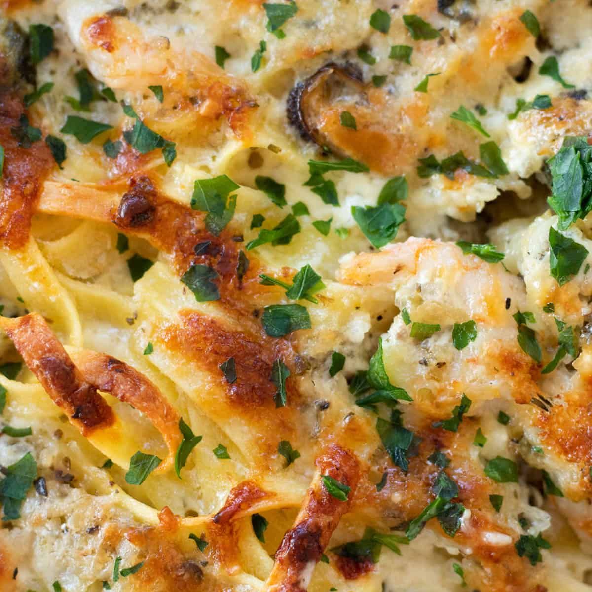 Oven-baked white shrimp pasta