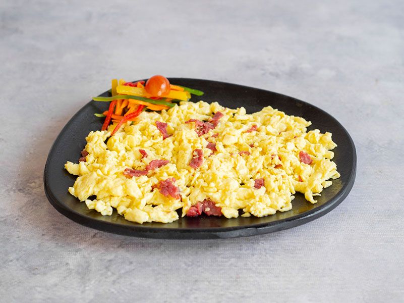 Double Eggs With Pastrami
