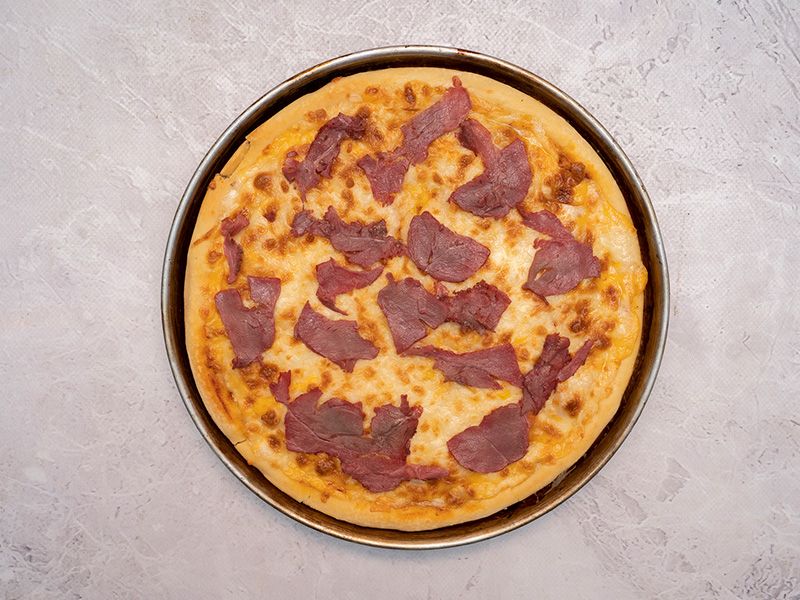 Pastrami Pizza italian