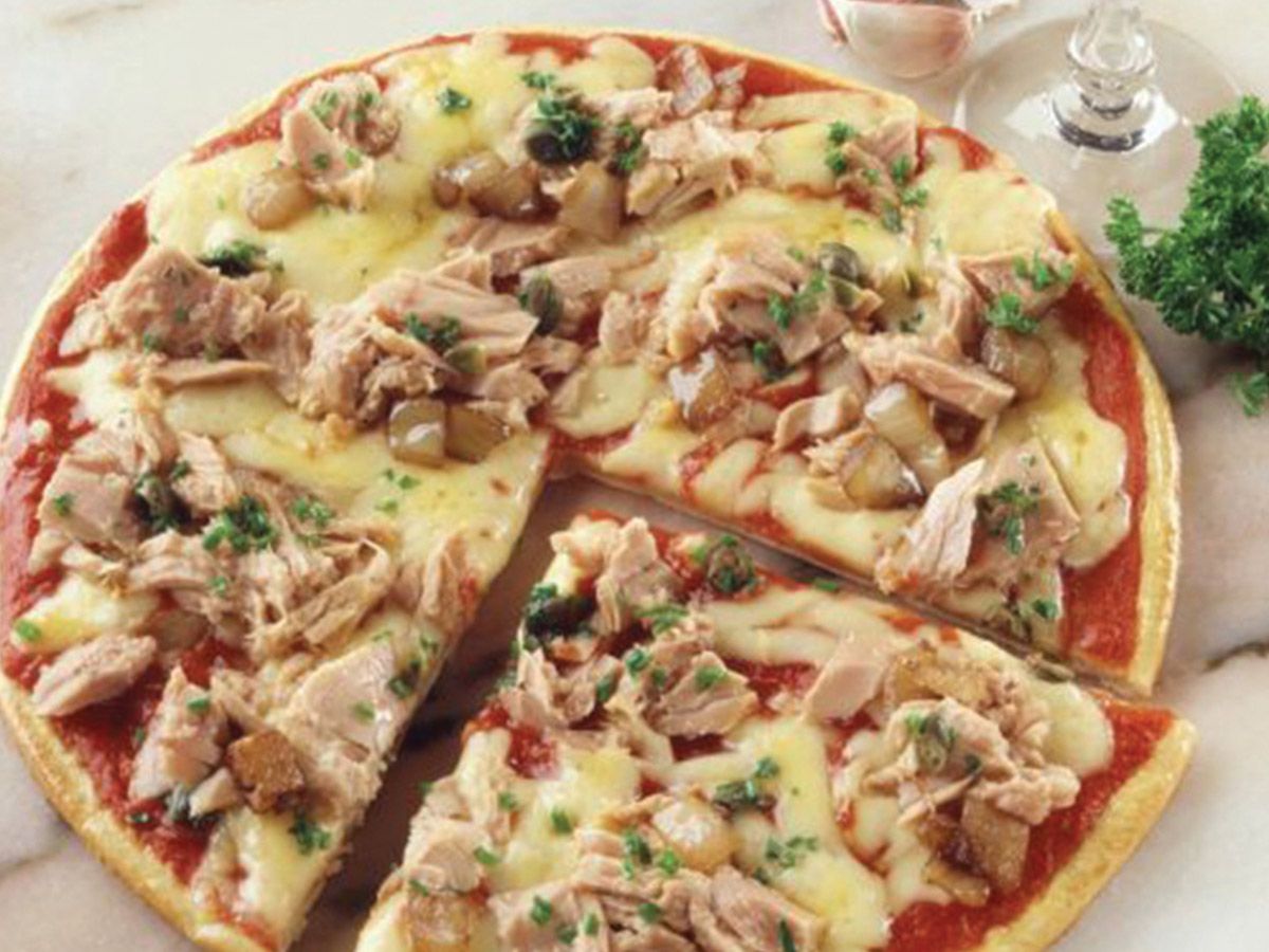 Tuna pizza