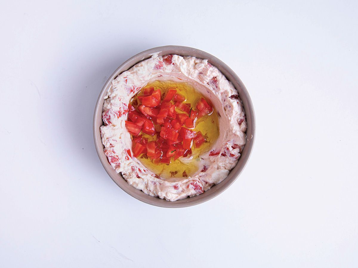 White Cheese W Tomato Plate