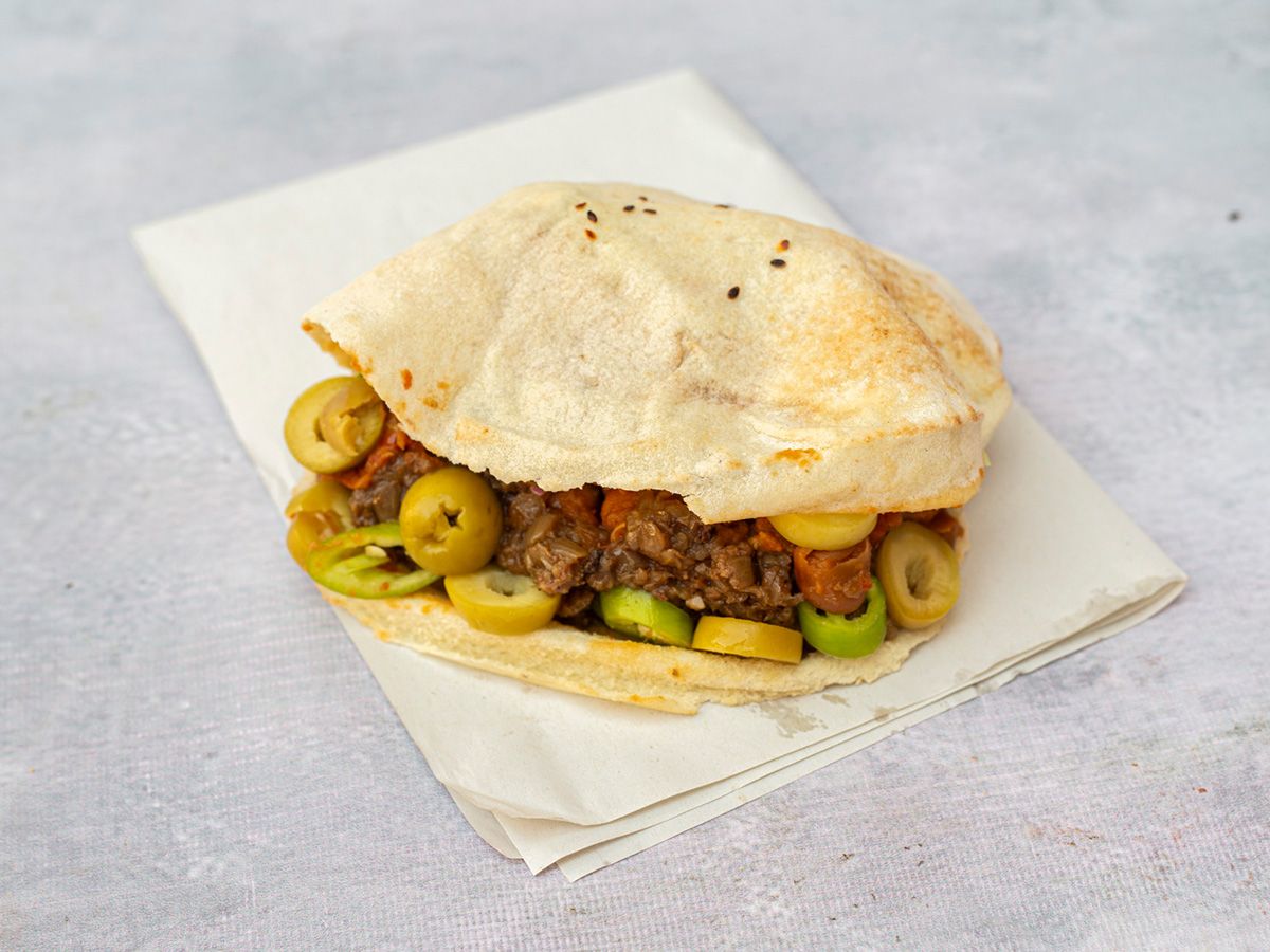 Minced Meat Foul sandwich