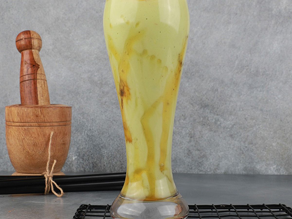 Avocado with Honey and Milk