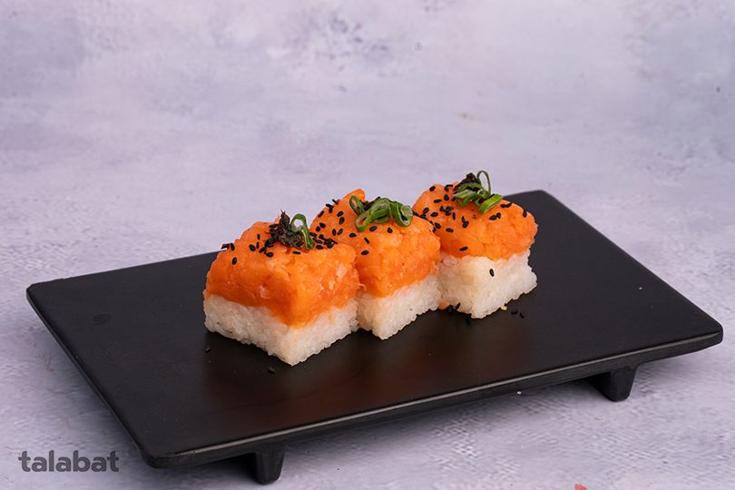 SALMON Oshi Sushi