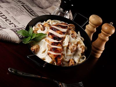 Fettuccine Alfredo Pasta
