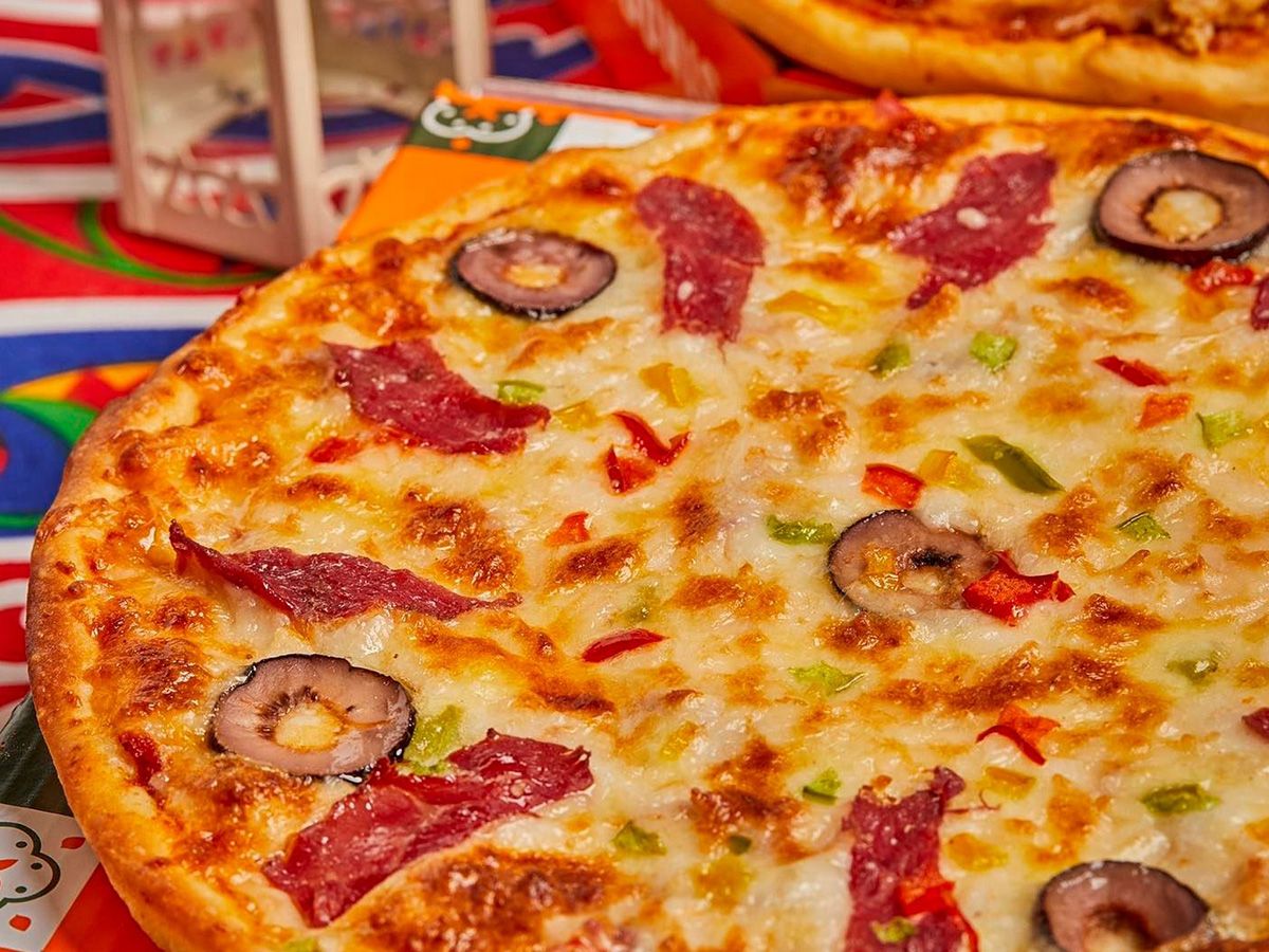 Pastrami pizza